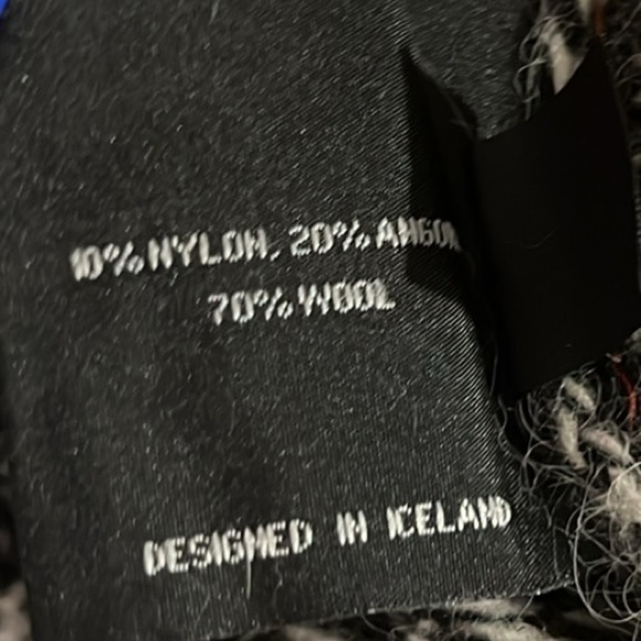 Ice wear black & white crewneck wool angora blend sweater size small - Picture 7 of 8